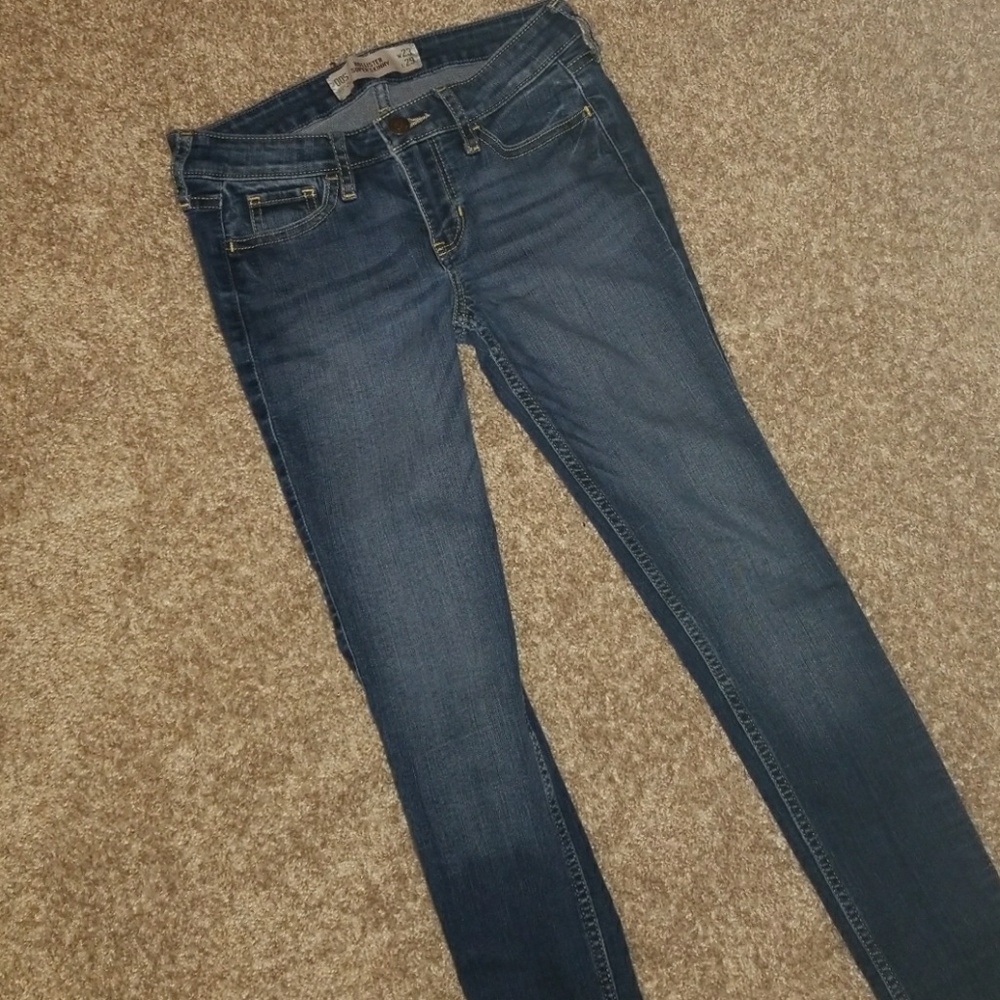 ONE DAY SALE!🎉Hollister Jeans